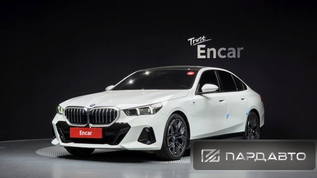 BMW 5 Series (G60)