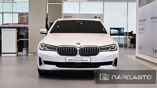 BMW 5 Series (G30)