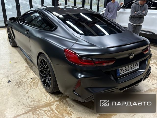 BMW 8 Series (G15)