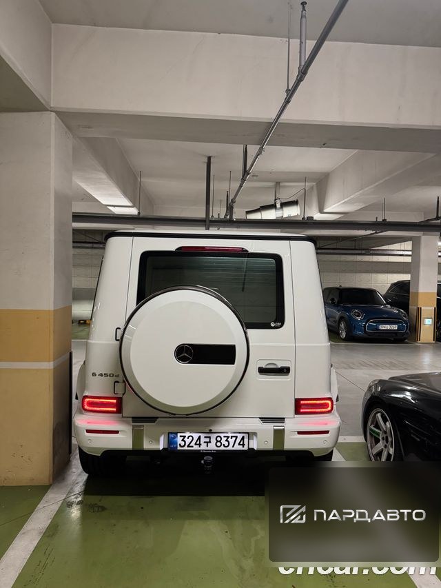 Mercedes-Benz G-Class (W465)