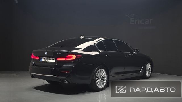 BMW 5 Series (G30)