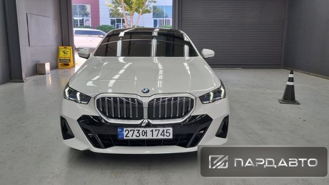 BMW 5 Series (G60)