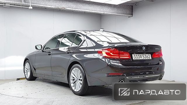 BMW 5 Series (G30)
