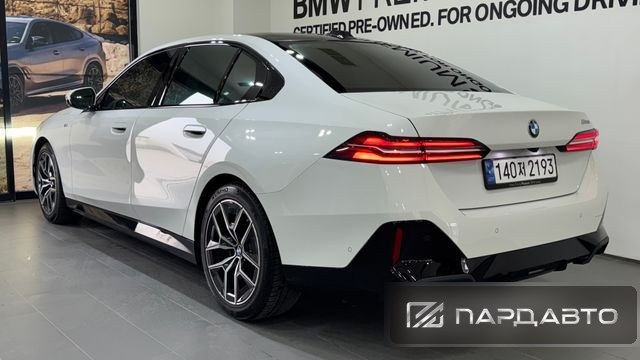 BMW 5 Series (G60)