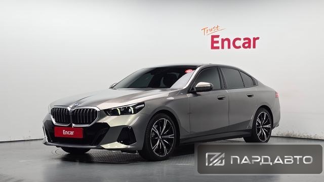 BMW 5 Series (G60)