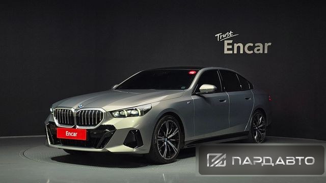 BMW 5 Series (G60)