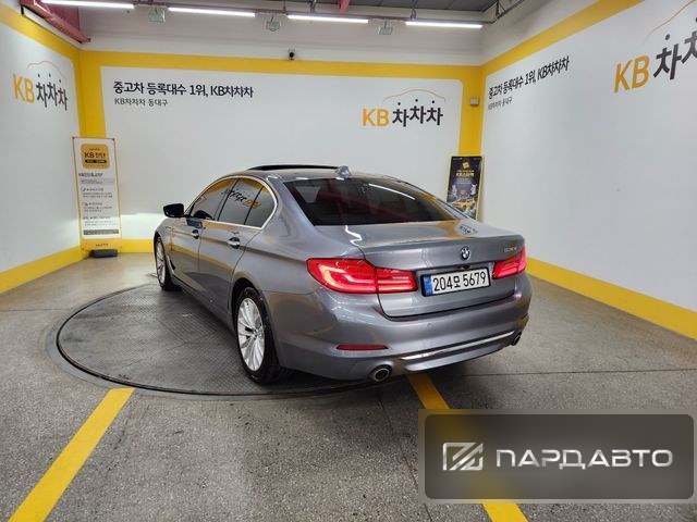 BMW 5 Series (G30)