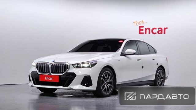 BMW 5 Series (G60)