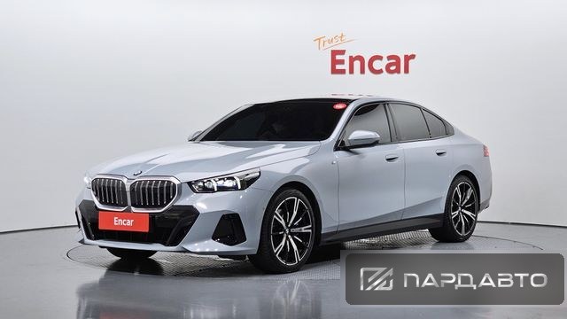 BMW 5 Series (G60)
