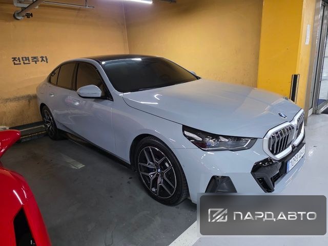 BMW 5 Series (G60)