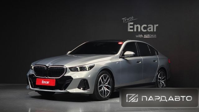 BMW 5 Series (G60)
