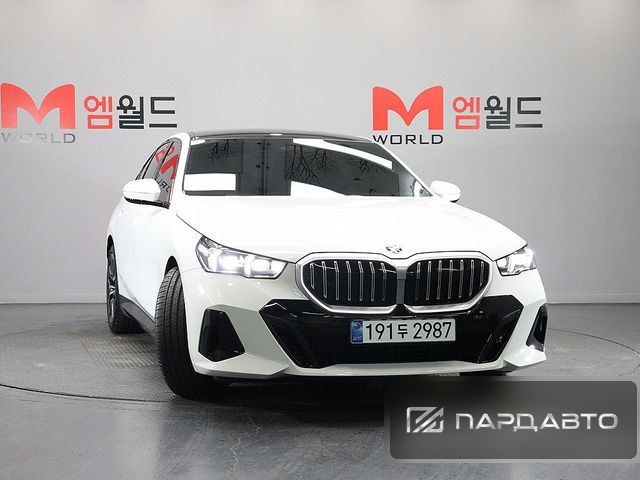 BMW 5 Series (G60)
