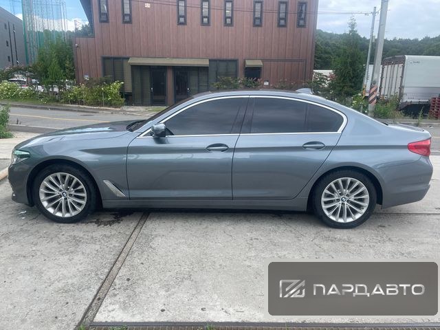 BMW 5 Series (G30)