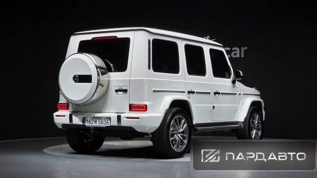 Mercedes-Benz G-Class (W465)
