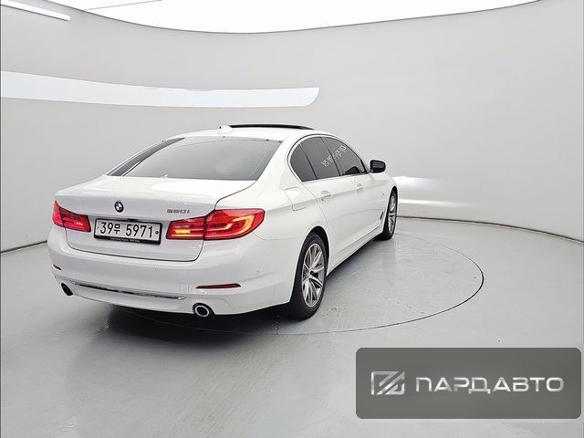 BMW 5 Series (G30)