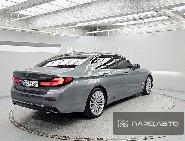BMW 5 Series (G30)