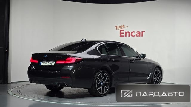 BMW 5 Series (G30)