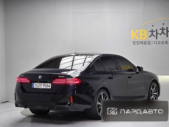 BMW 5 Series (G60)