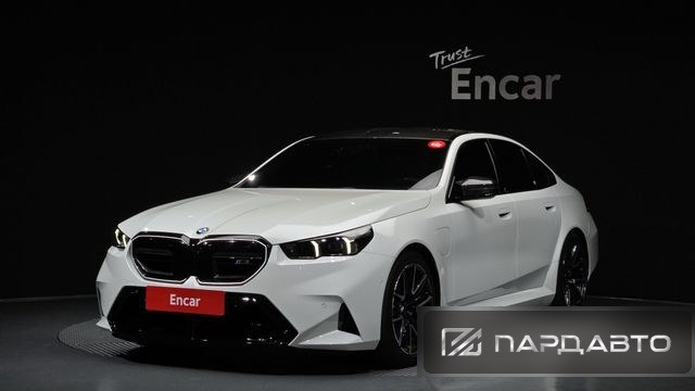 BMW M5 (G90)