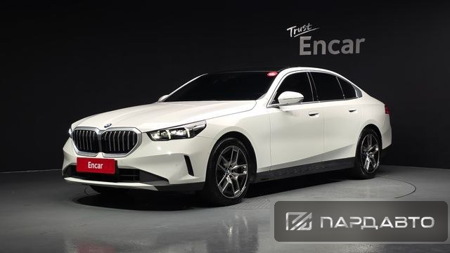 BMW 5 Series (G60)