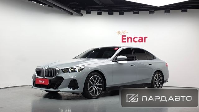 BMW 5 Series (G60)