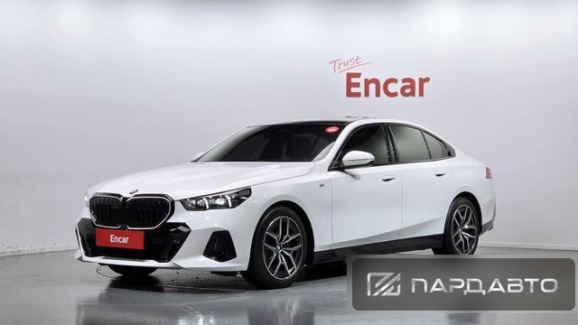 BMW 5 Series (G60)