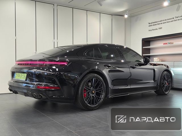 Porsche Panamera (976)