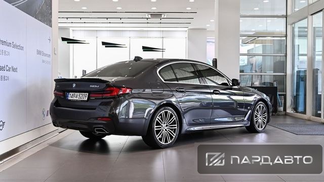 BMW 5 Series (G30)