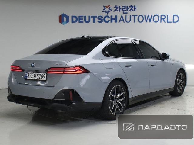 BMW 5 Series (G60)