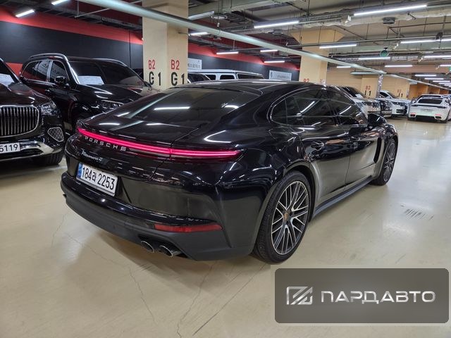 Porsche Panamera (976)