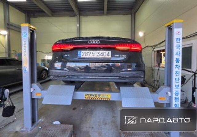 Audi A7 (4K)