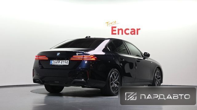BMW 5 Series (G60)