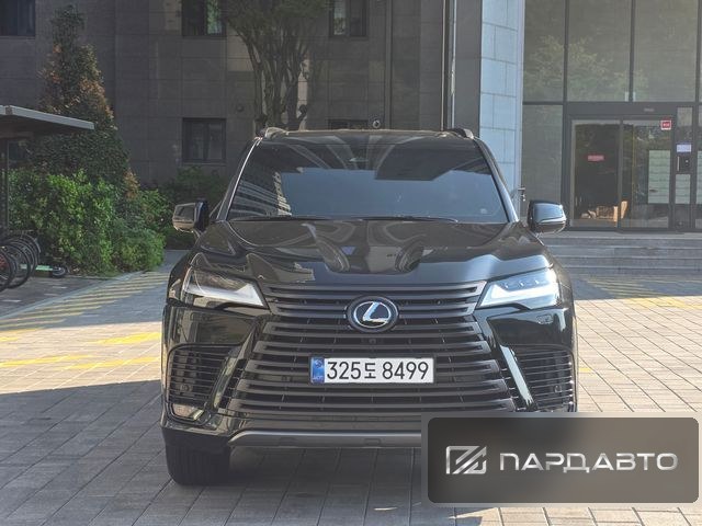 Lexus LX