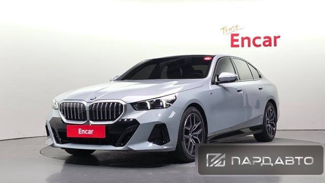 BMW 5 Series (G60)