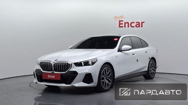 BMW 5 Series (G60)