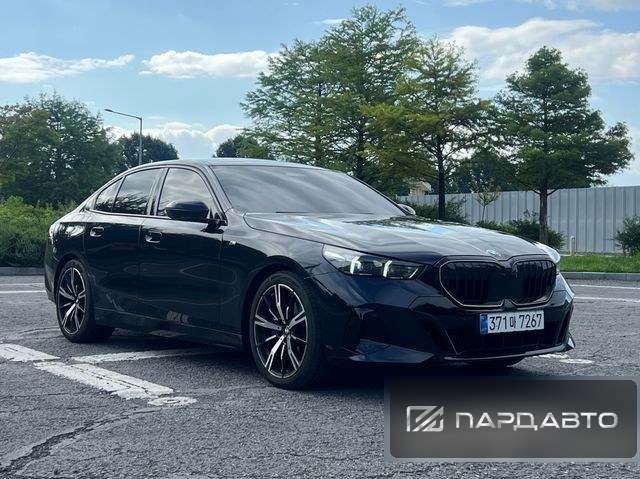 BMW 5 Series (G60)