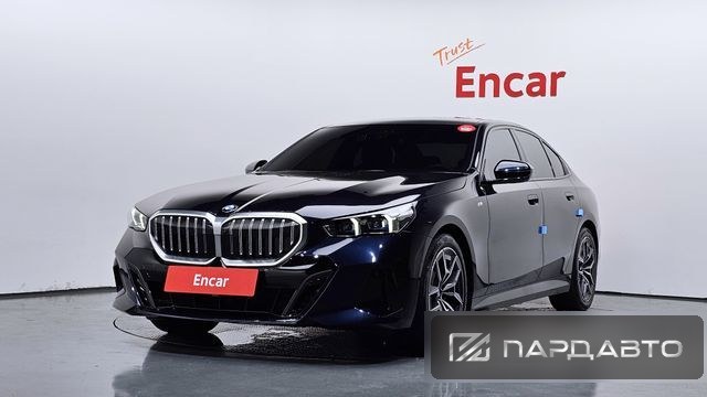 BMW 5 Series (G60)