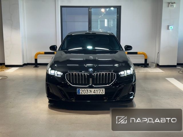 BMW 5 Series (G60)
