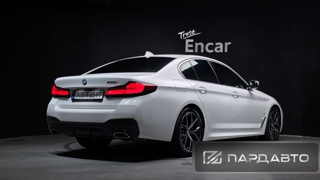 BMW 5 Series (G30)