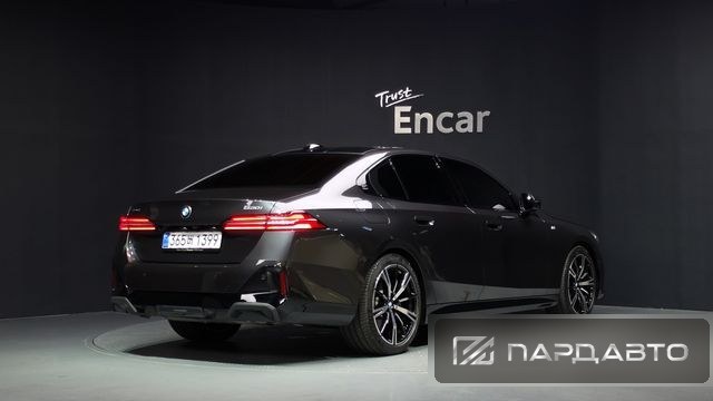 BMW 5 Series (G60)