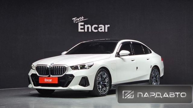 BMW 5 Series (G60)