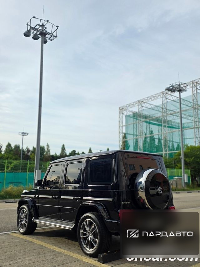 Mercedes-Benz G-Class (W465)