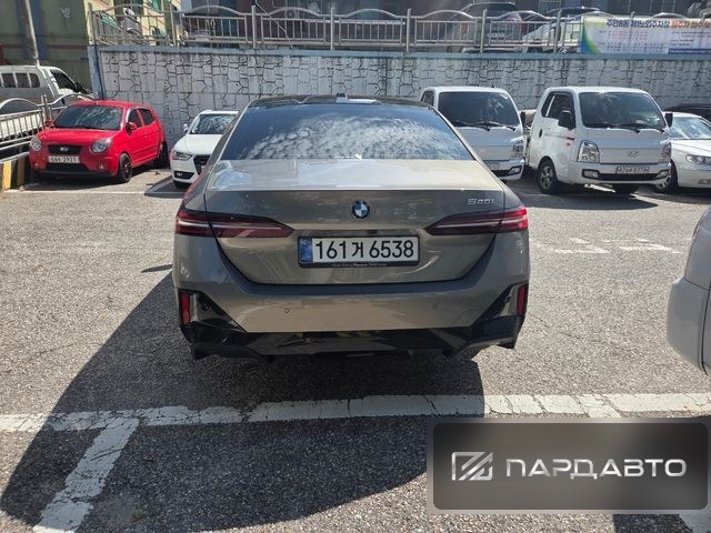BMW 5 Series (G60)