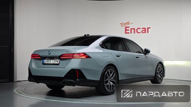 BMW 5 Series (G60)
