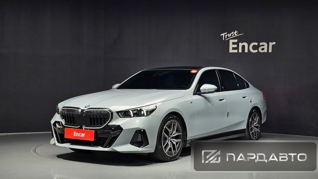 BMW 5 Series (G60)