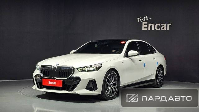 BMW 5 Series (G60)
